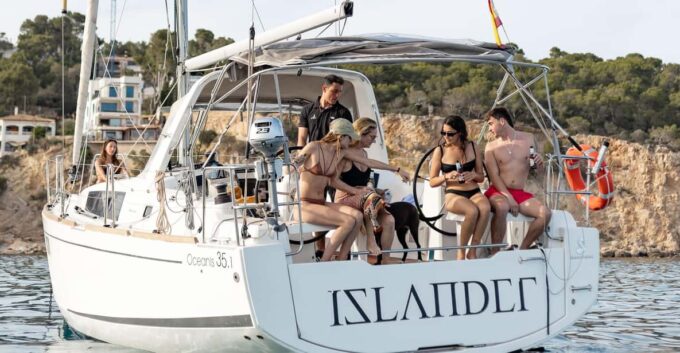 Beautiful Saling Trip Arounf Palma Bay and Sorroundings - Customization and Availability