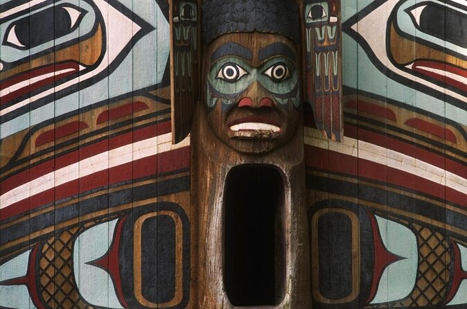 Beautiful Totem Bight State Park and Rainforest Walking Tour - Totem Pole History