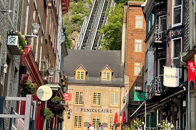 Beautiful Walking Tour of Old Quebec - Savoring Culinary Delights