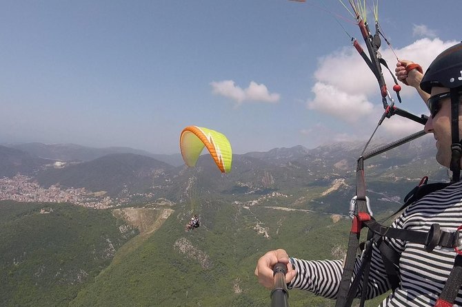 Bečići Standard Paragliding - Group Size and Capacity