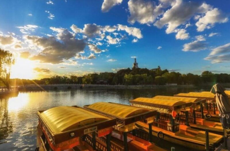 Beijing: 2 Hour Jingshan & Beihai Park Private Walking Tour - Itinerary Details
