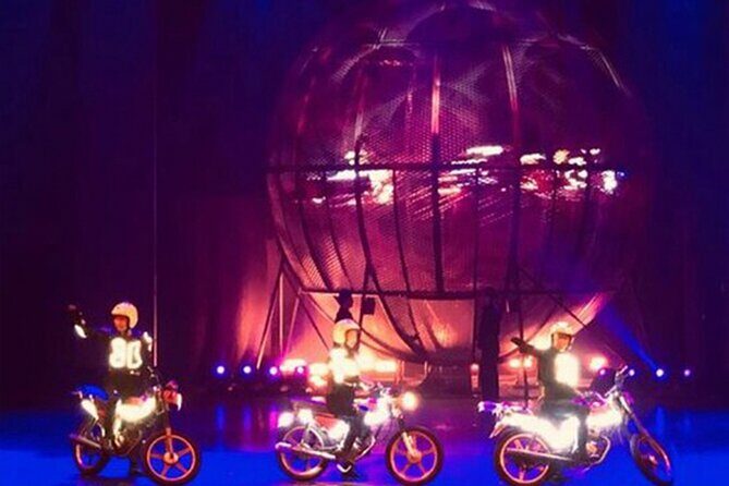 Beijing Acrobatics Show At Red Theater - Key Points