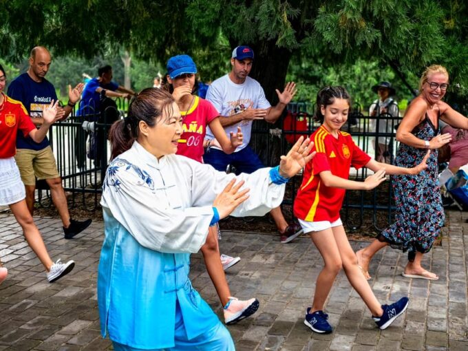 Beijing: Best Hutongs Cultural Tour - Exploring the Hutongs