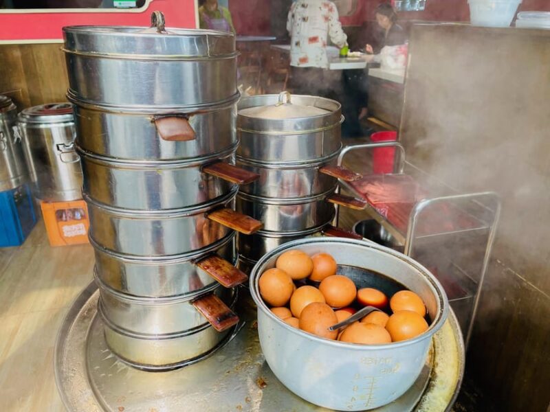 Beijing Hutong Breakfast Food Walking Tour - Culinary Experience