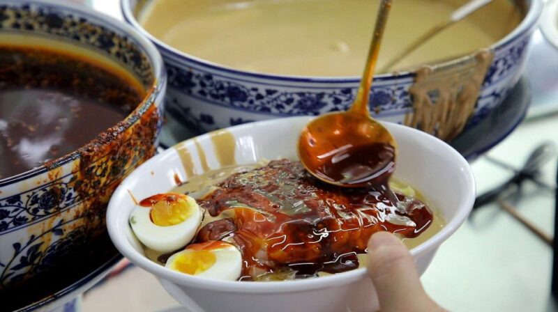 Beijing: Hutong Culinary Walking Tour With 15+ Tastings - Local Cuisine Specialties