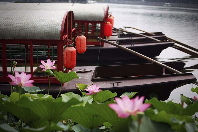 Beijing Hutong Night Tour With Yunnan Style Dinner and Chartered Boat Ride at Houhai Lake - Private Boat Ride on Houhai Lake