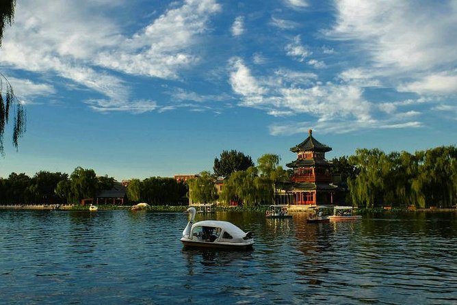 Beijing Hutong Private Walking Tour With Rickshaw in Shichahai Scenic Resort - Rickshaw Adventure