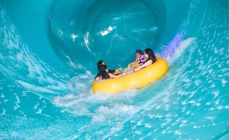 Beijing Largest Indoor Water Park — Wavetown - Family-Friendly Atmosphere