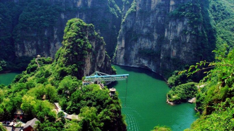 Beijing: Longqing Gorge, Ming Tombs & Lunch Private Day Tour - Key Points