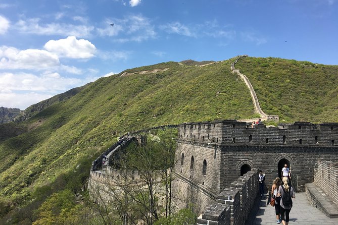 Beijing Private Tour of Mutianyu Great Wall, Hou Hai, Hutong and Kungfu Show - Kungfu Show Performance