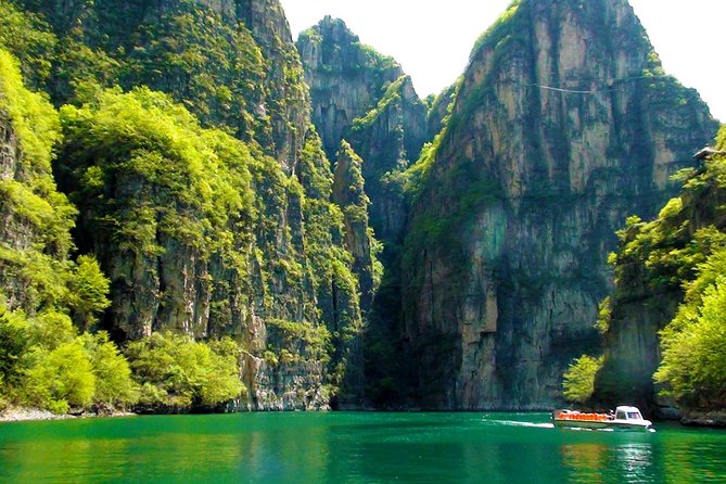 Beijing Private Tour to Badaling Great Wall and Longqing Gorge With Boat Ride - Why Choose This Tour