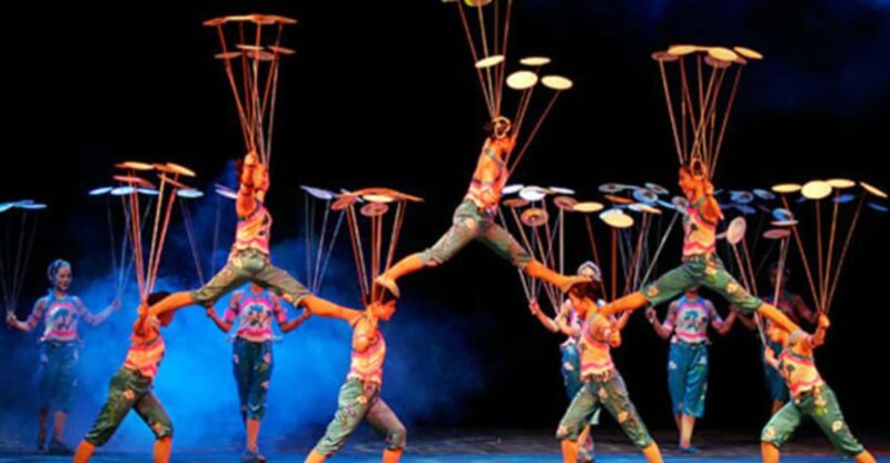 Beijing: Red Theatre Acrobatics Show Viewing Chinese Culture - Acrobatic Performances