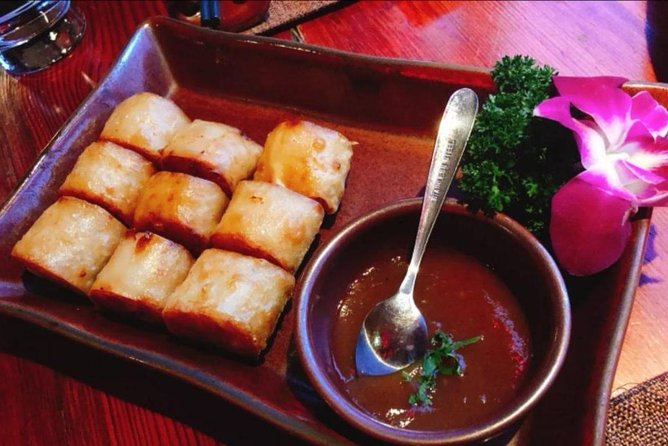 Beijing Traditional Hot Pot Dinner and VIP Seated Acrobatic Show - Chaoyang Theater