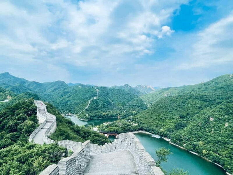 Beijing:Mutianyu/Badaling Great Wall Tour with VIP Fast Pass - What’s Included and What’s Not