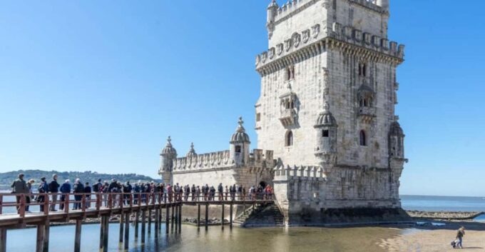 Belem: 3-HOUR Guided Tuk Tuk Tour in Historic BELEM - Explore Belems History