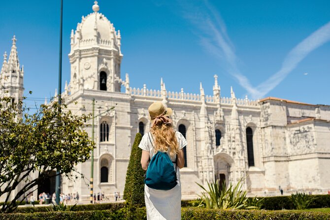 Belem Private Day Trip: Traditional Lunch and Historic Landmarks - Navigating the Picturesque Afonso De Albuquerque Square
