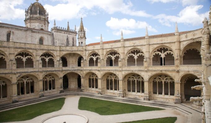 Belém Private Tour With Jeronimos Monastery + Panoramic City - Belem Tower
