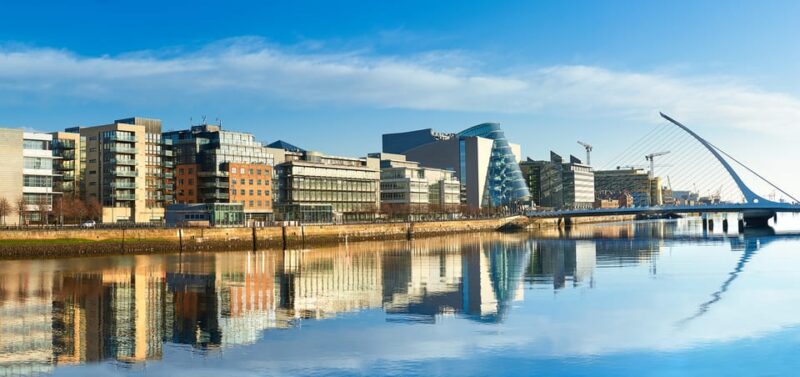 Belfast: Dublin Coach Transfer - Luggage and On-board Facilities