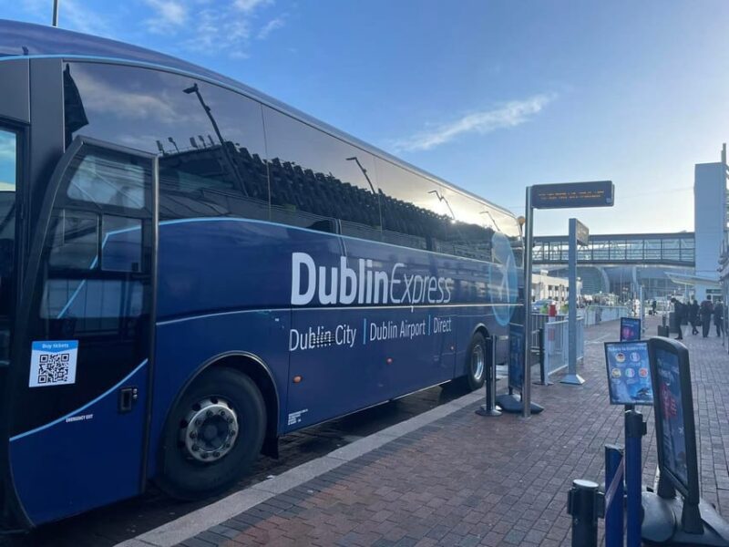 Belfast: Dublin Coach Transfer - Real-time Tracking and Monitoring