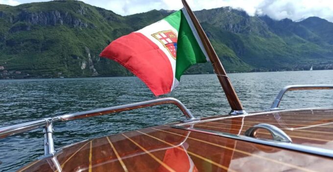 Bellagio/Menaggio: Private Trip on a Vintage Wooden Boat - Cruising on a Classic Wooden Boat