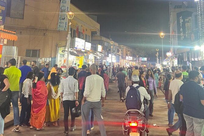 Bengaluru Food Tasting in VV Puram Chat Street. - Key Points