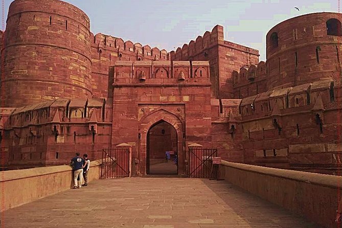 Bengaluru to Agra Taj Mahal Same Day Trip With Flights and Lunch - Included in the Experience