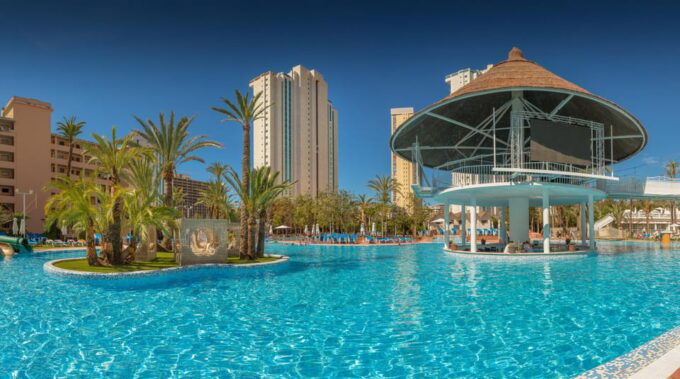 Benidorm: Magic Tropical Splash Day Pass - Dining Options