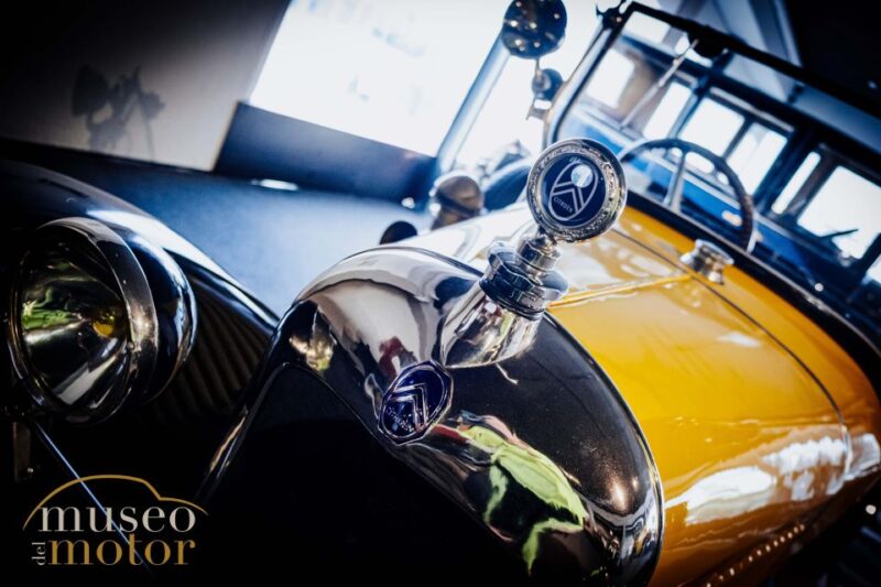 Benidorm: VIP Limousine Tour to Museo Del Motor - Key Points