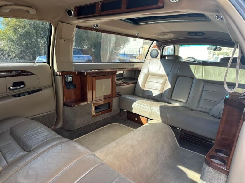Benidorm: VIP Limousine Tour to Museo Del Motor - Itinerary and Highlights