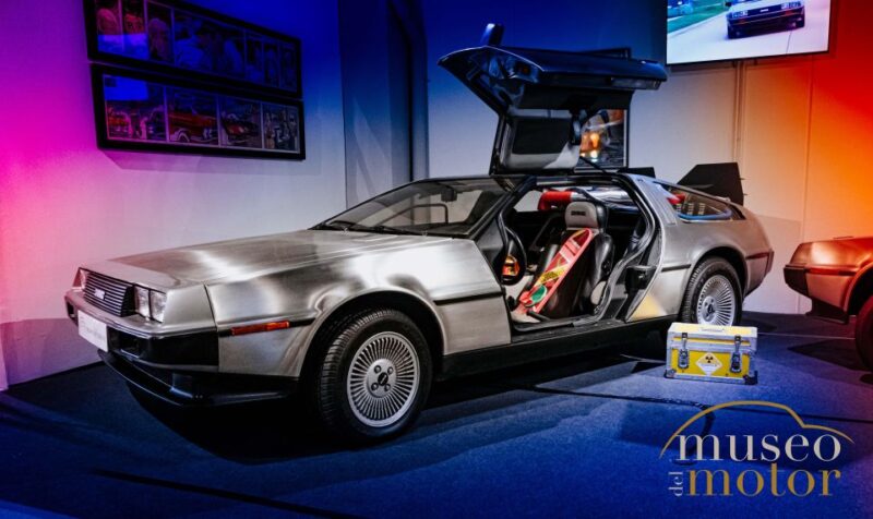 Benidorm: VIP Limousine Tour to Museo Del Motor - Pickup and Drop-off