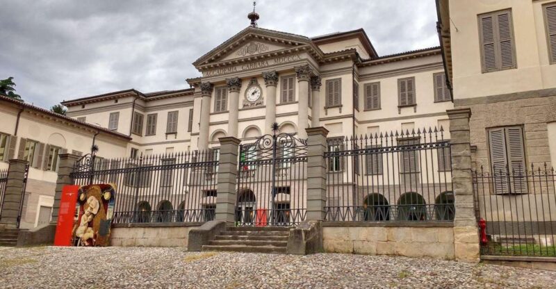 Bergamo Private Guided Walking Tour - Exploring Bergamos History