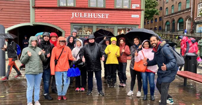 Bergen: City Highlights With a Passionate Tour Guide - Bergens Charm and History