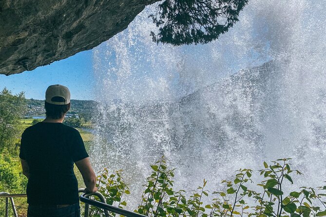 Bergen Day Trip Chasing the Waterfalls of Hardangerfjord - Guide Performance