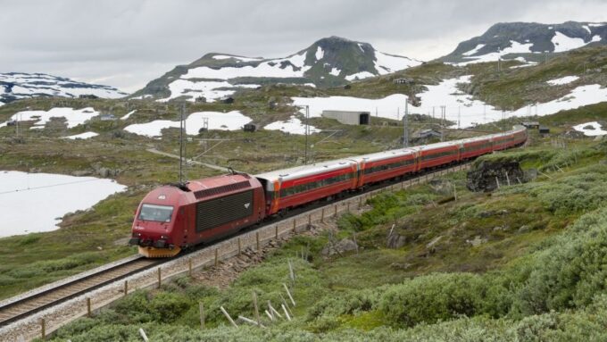 Bergen: Guided Day Tour, Nærøyfjord Cruise and Flåm Railway - Important Considerations