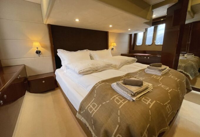 Bergen: Private Evening Yacht Cruise With Snacks and Wine - Booking and Payment
