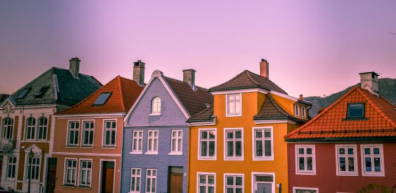 Bergen: Private Guided City Sightseeing Tour - Multilingual Expert Tour Guides
