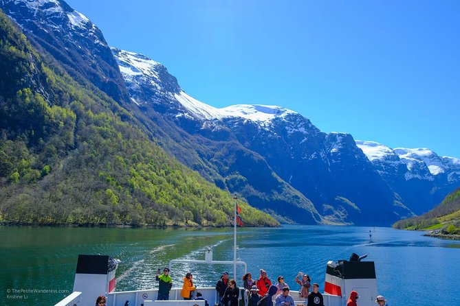 Bergen Private Transfer From Bergen City Centre to Bergen Airport - Vehicle and Amenities