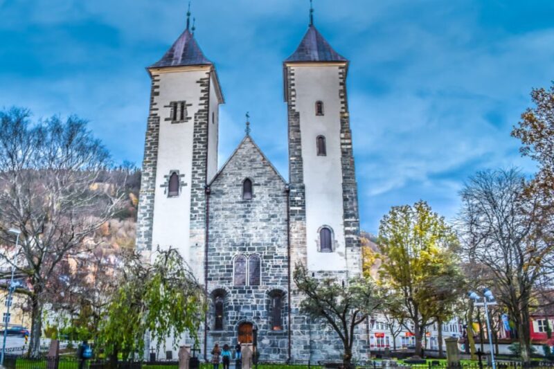 Bergen: Private Transfer to Airport, City or Cruise Port - Private Transfers