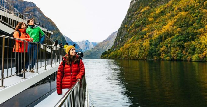 Bergen: Self-Guided Round-Trip Full-Day Excursion - Meeting Point and Logistics