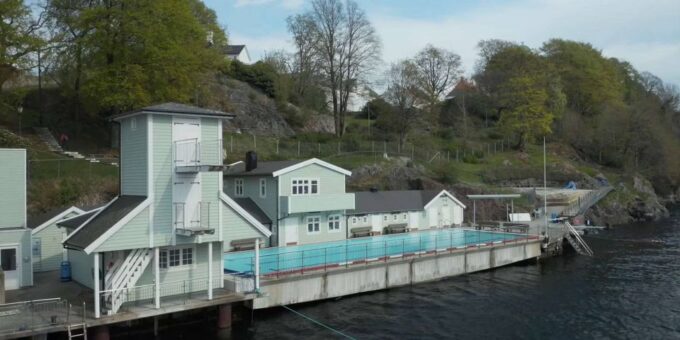 Bergen: Sightseeing Cruise of Bergens Historic Landmarks - Duration and Vessel Details