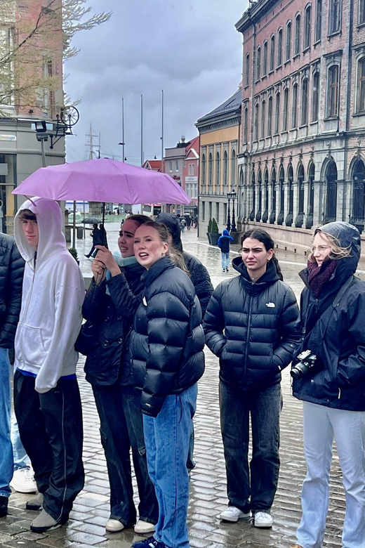 Bergen: Sightseeing Walking Tour With Ferry Ride - Guide and Experience