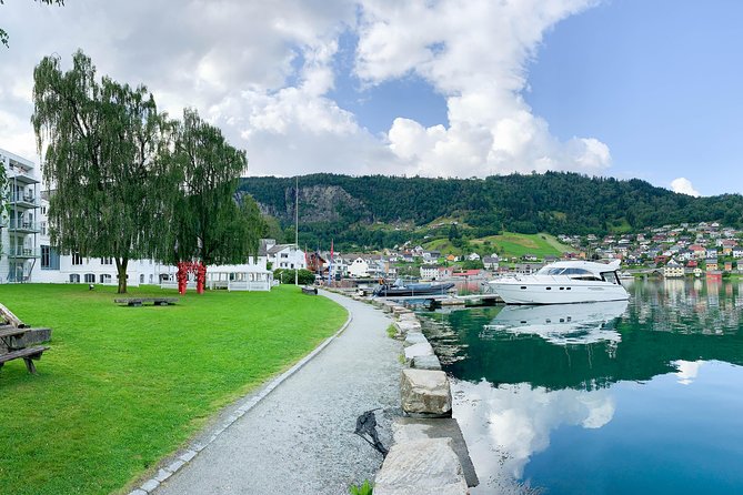 Bergen to Hardangerfjord VIP Car + Private Yacht Fjord Cruise - Exclusive Yacht Experience
