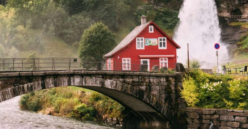 Bergen: Waterfalls of Hardangerfjord Guided Tour - Itinerary and Highlights