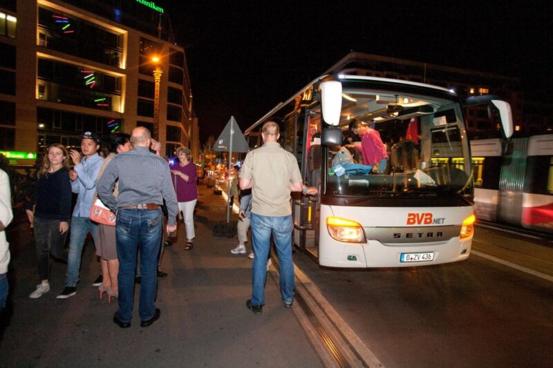 Berlin: 1.5-Hour Comedy Bus Tour in German - Live Guided Tour
