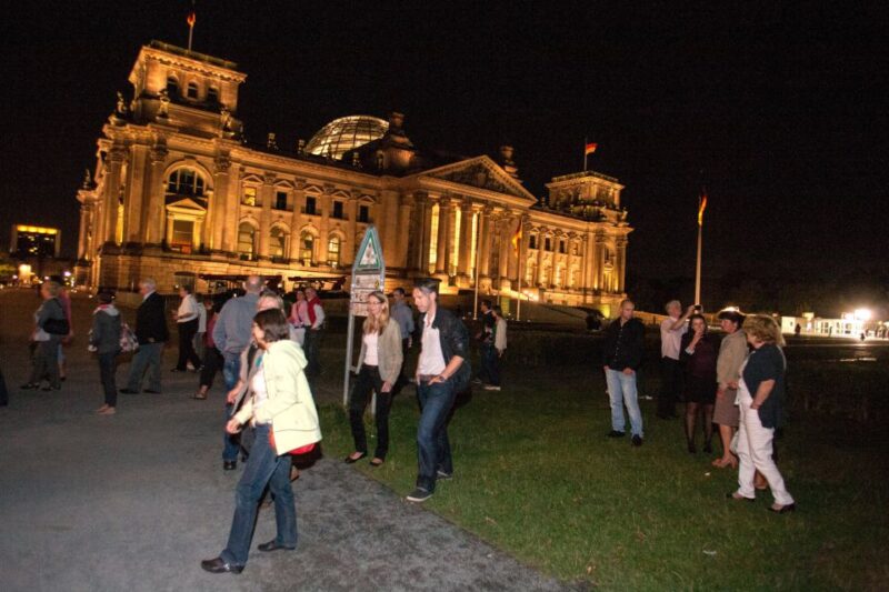Berlin: 1.5-Hour Comedy Bus Tour in German - Tour Duration
