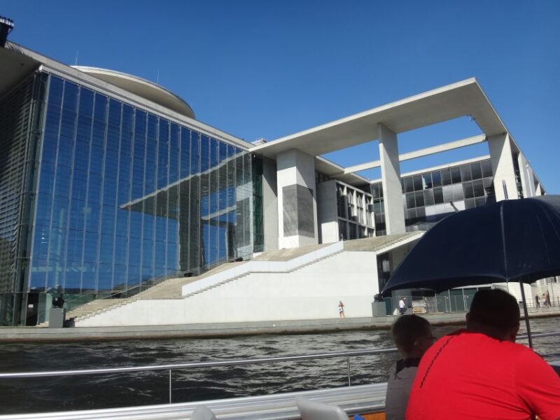 Berlin: 1-Hour City Sightseeing River Cruise - Highlights
