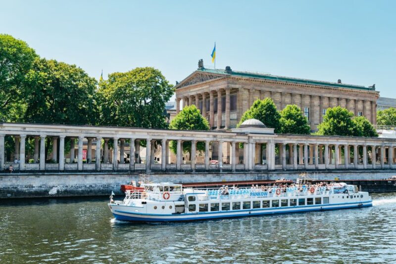 Berlin: 1-Hour City Tour by Boat With Guaranteed Seating - Multilingual Audio Guide Options