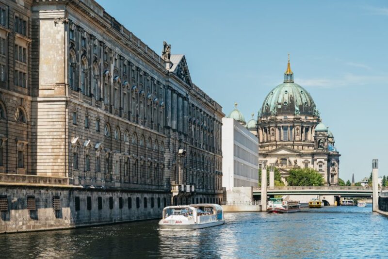 Berlin: 1-Hour City Tour by Boat With Guaranteed Seating - Accessibility and Mobility Concerns