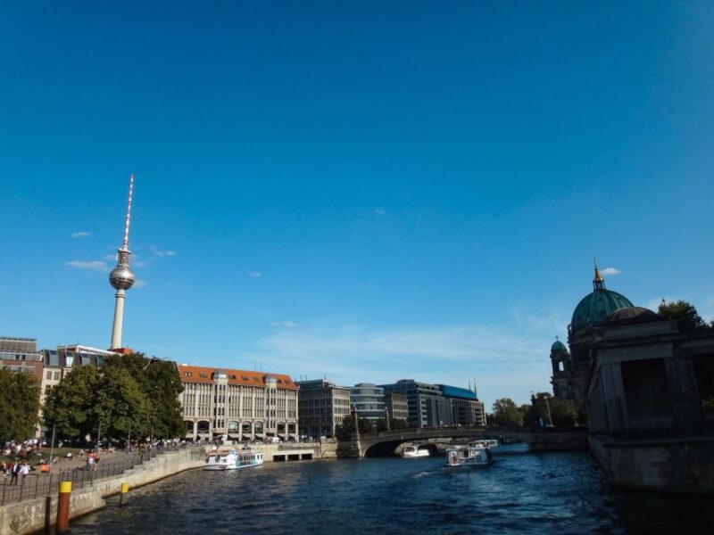 Berlin: 2.5-Hour East Side Boat Cruise With Commentary - Sights Along the River Spree