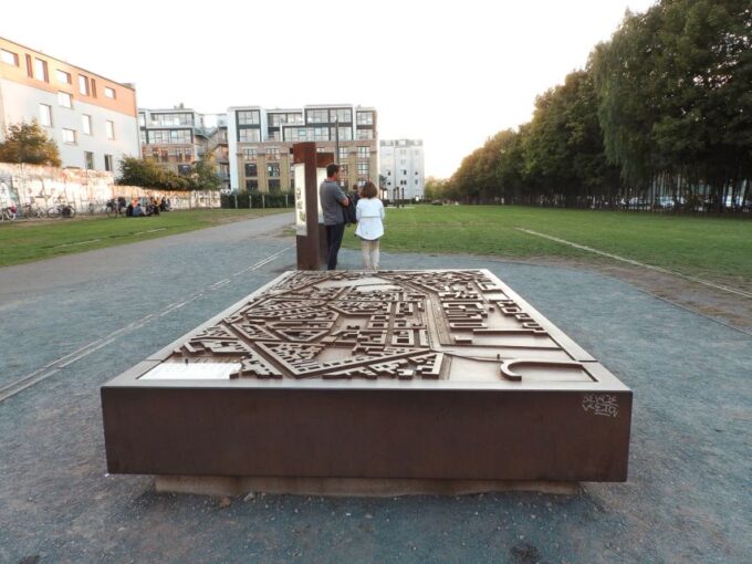 Berlin: 2-Hour Berlin Wall Tour - Reunification Timeline
